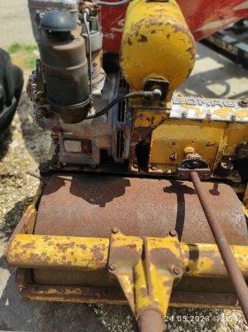 Валяк BOMAG Bs89, снимка 2