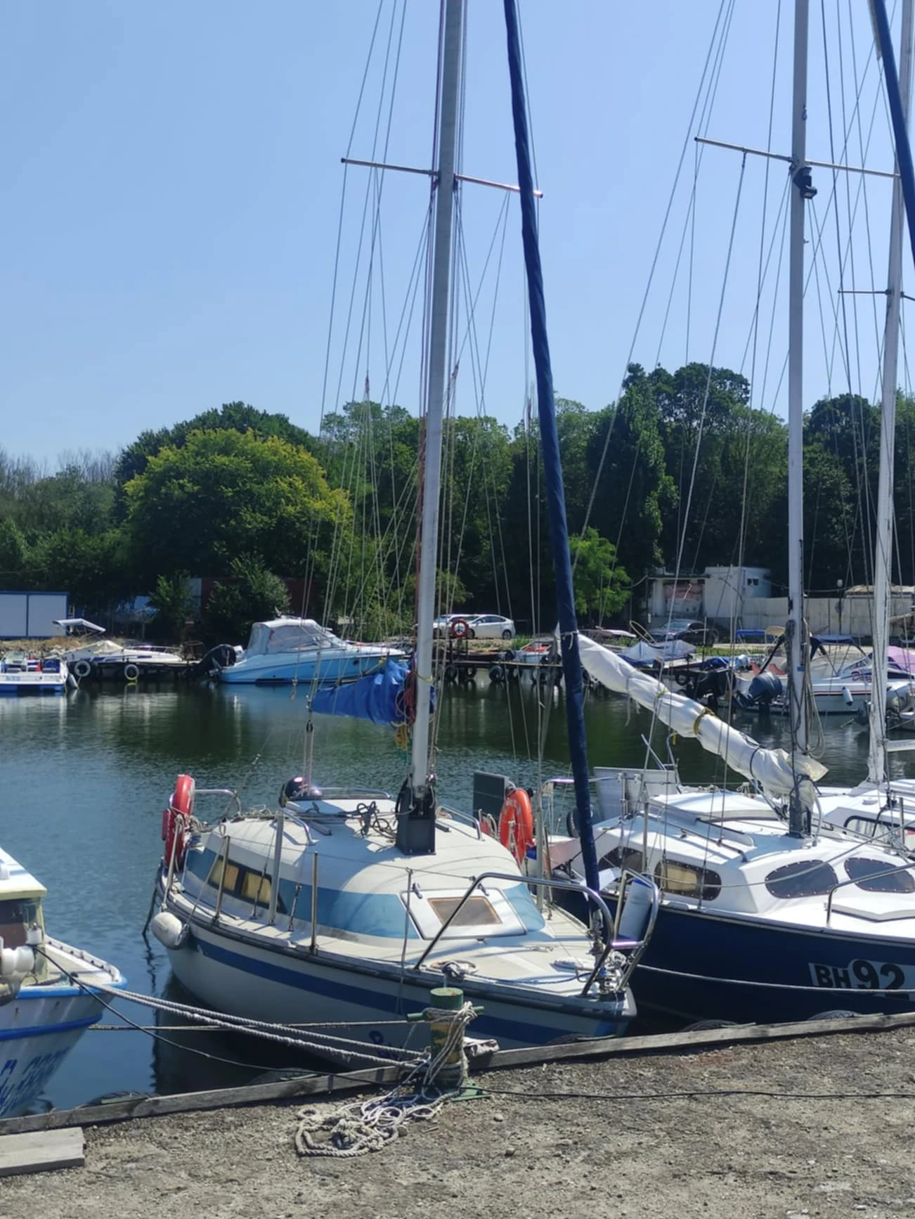 Ветроходна лодка Yacht Berlin Upton - изображение 2