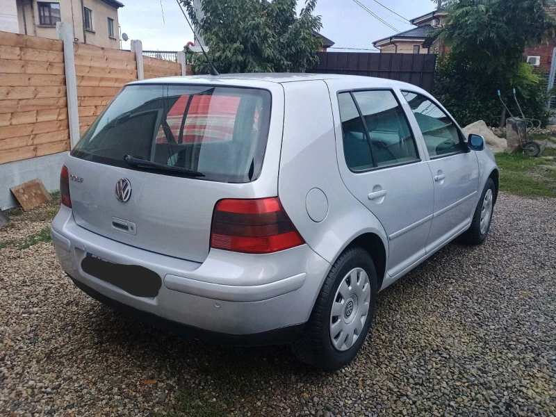 VW Golf 1.6 газ гаражен клима , снимка 5 - Автомобили и джипове - 47428386