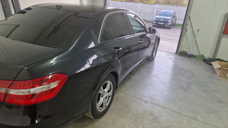 Mercedes-Benz E 200, снимка 12 - Автомобили и джипове - 47948449