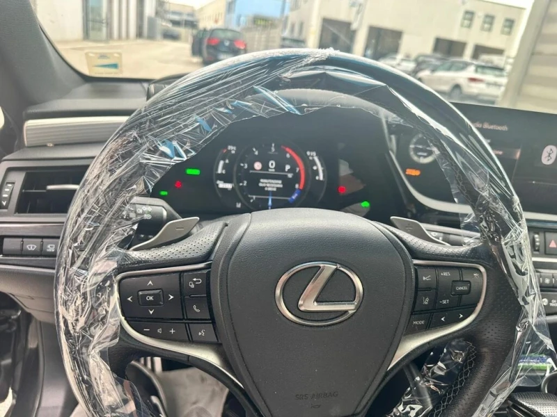 Lexus ES 300h 2.5h F-Sport 218k.с Гаранция, снимка 4 - Автомобили и джипове - 48261891