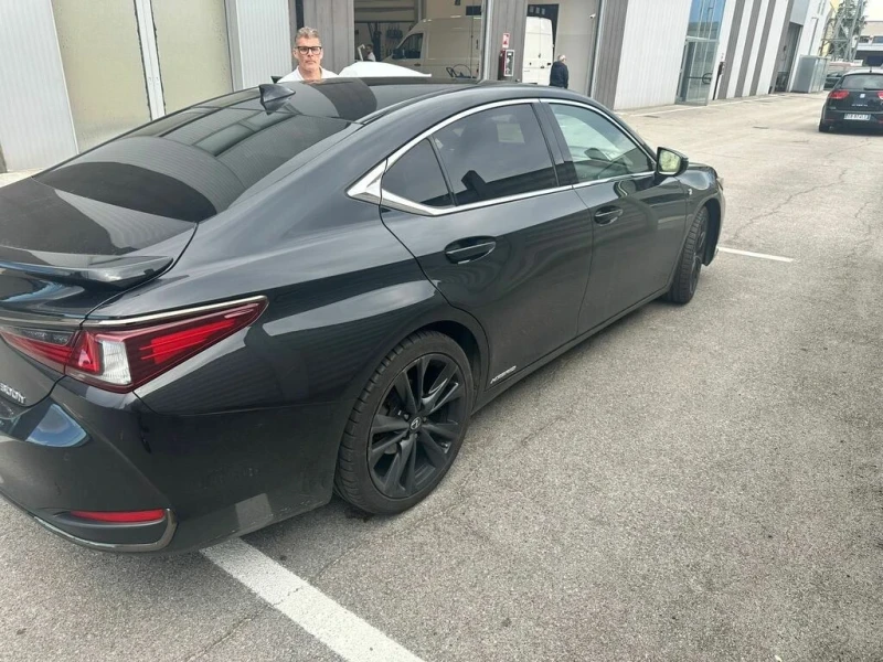 Lexus ES 300h 2.5h F-Sport 218k.с Гаранция, снимка 3 - Автомобили и джипове - 48261891