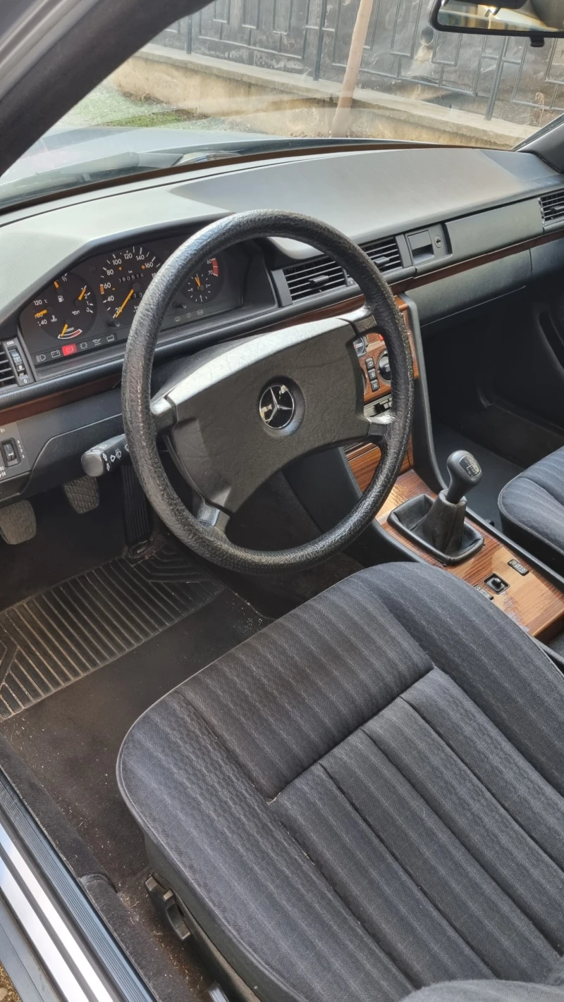 Mercedes-Benz 200, снимка 16 - Автомобили и джипове - 49210905