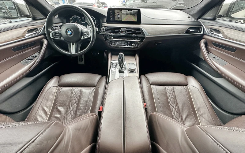 BMW 550 M550i xDrive, снимка 5 - Автомобили и джипове - 49621523