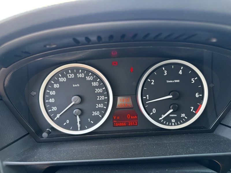 BMW 523, снимка 11 - Автомобили и джипове - 52553981