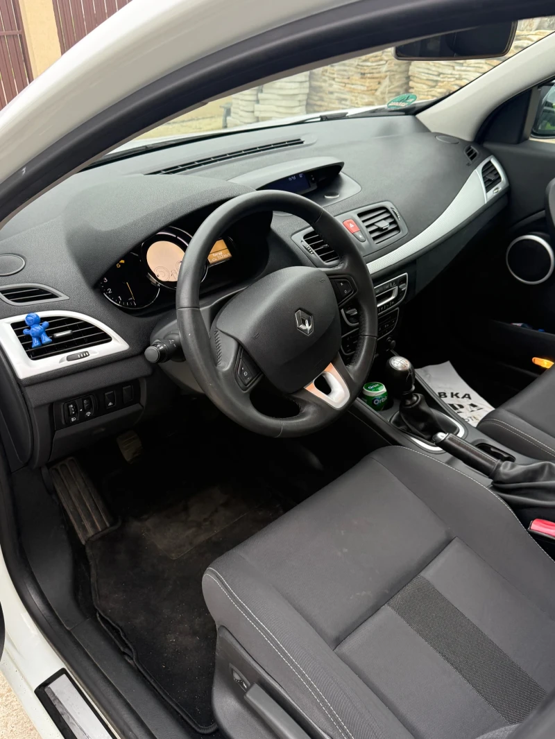 Renault Megane, снимка 7 - Автомобили и джипове - 52575615