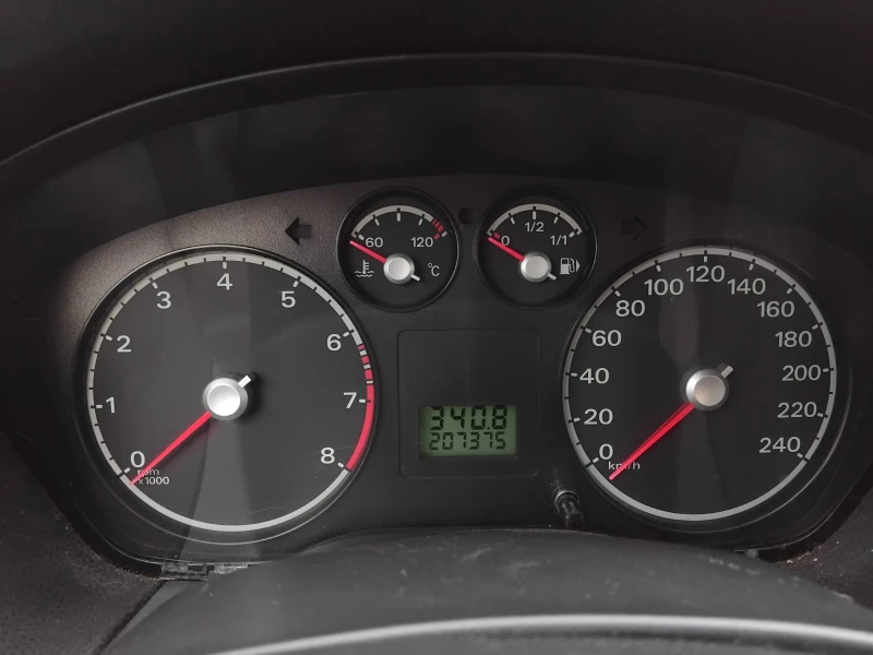 Ford Focus 1.6 Ti-VCT, снимка 6 - Автомобили и джипове - 53222860