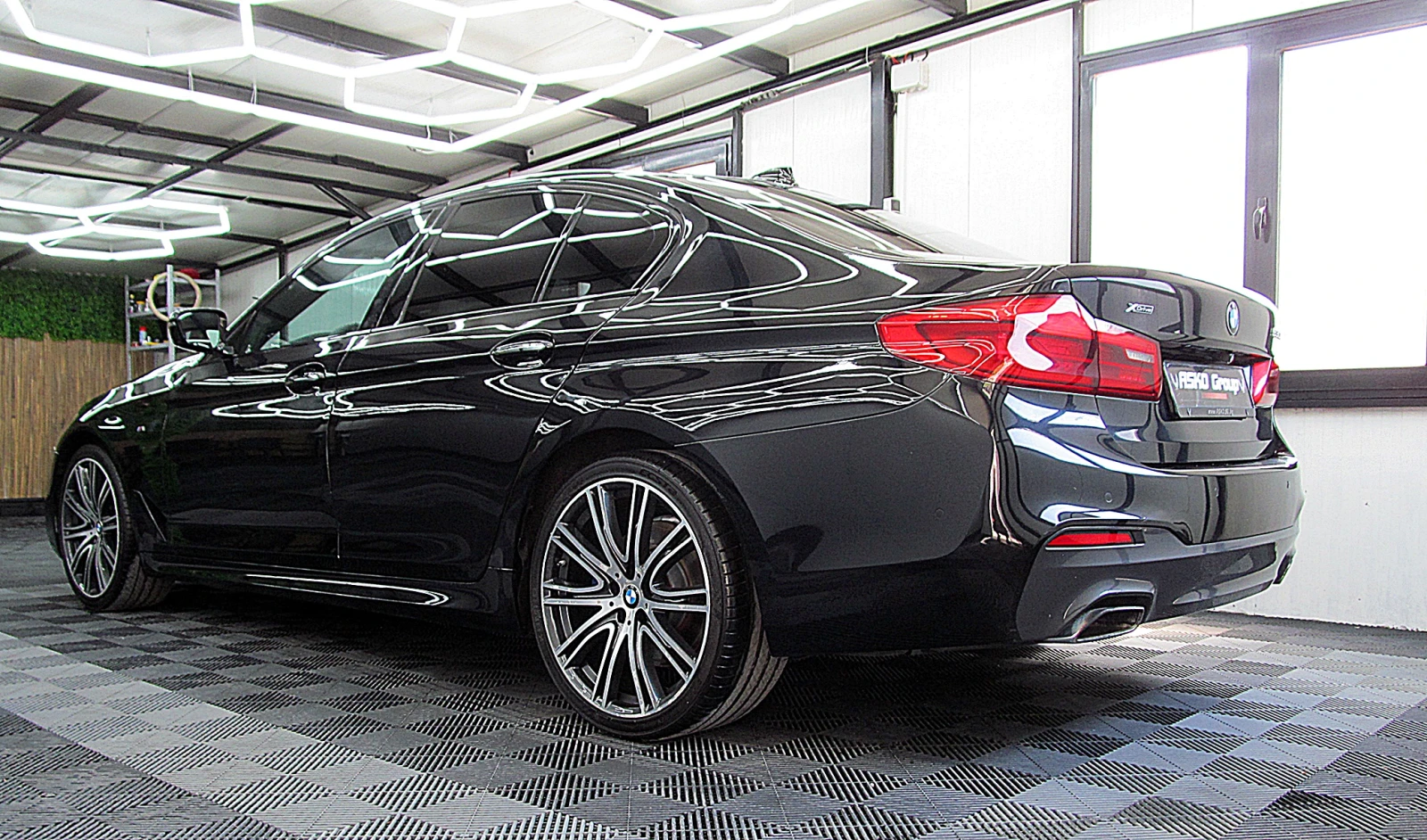 BMW 530 M-PAKET/Xdrive/ LASER/ 360 CAMERA/KylessGo/ЛИЗИНГ - изображение 4