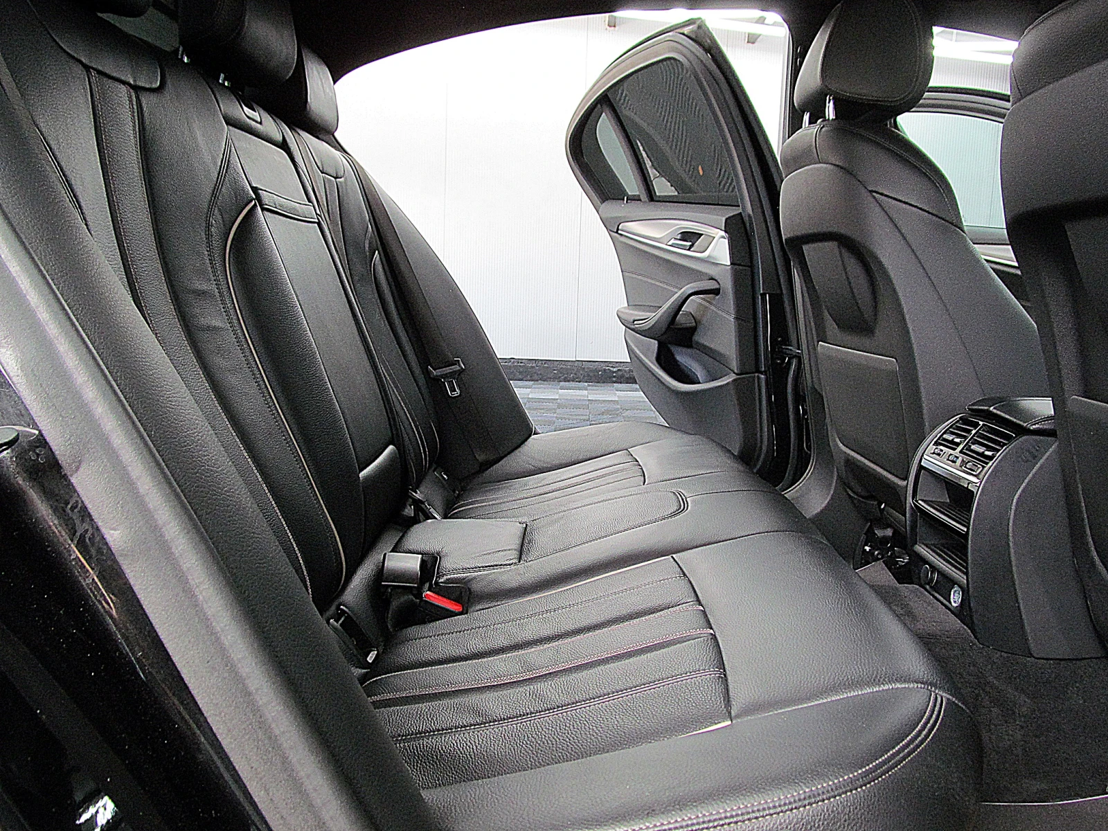 BMW 530 M-PAKET/Xdrive/ LASER/ 360 CAMERA/KylessGo/ЛИЗИНГ - изображение 9