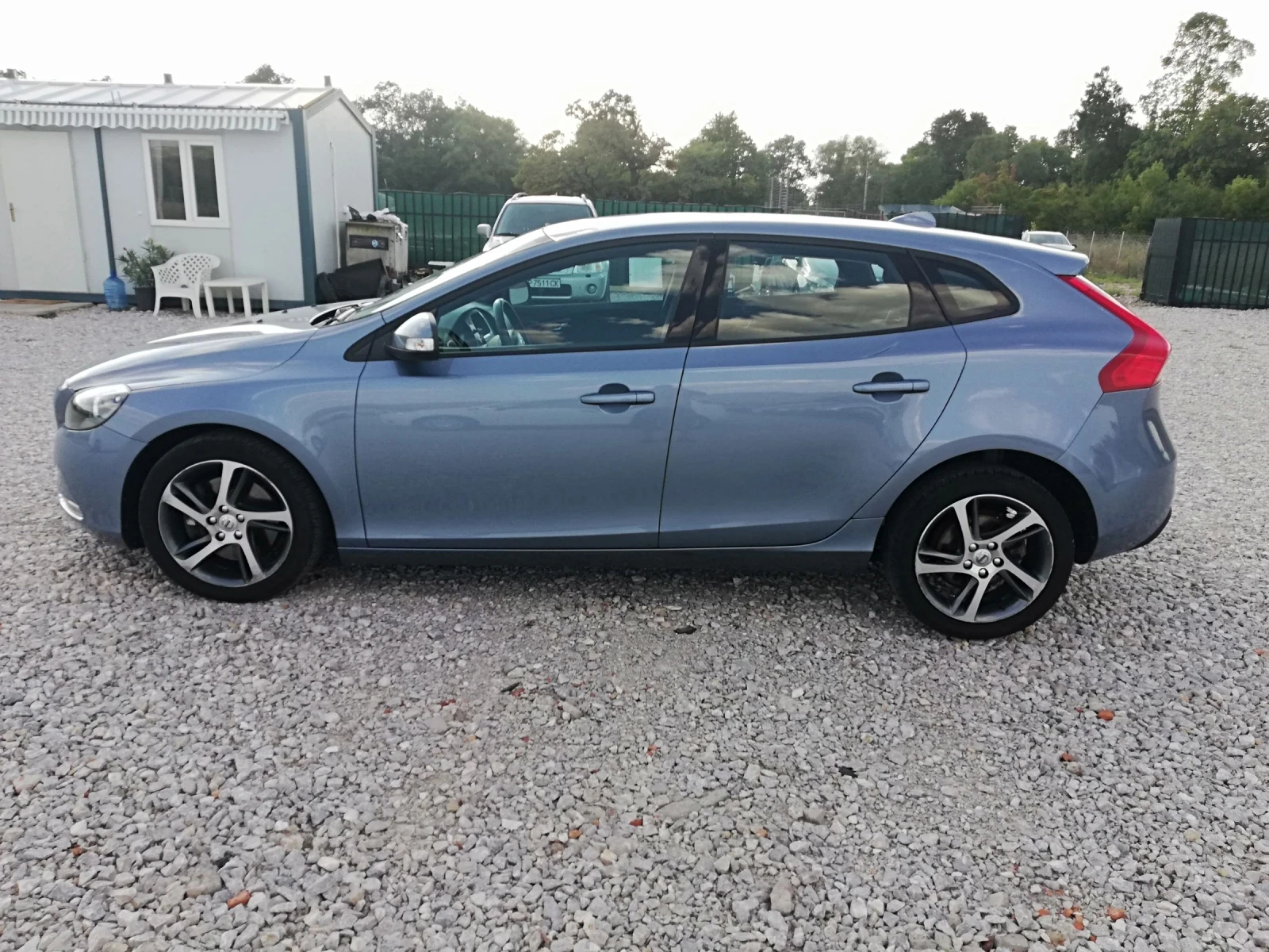 Volvo V40 2.0D KLI AVT  120 - изображение 3