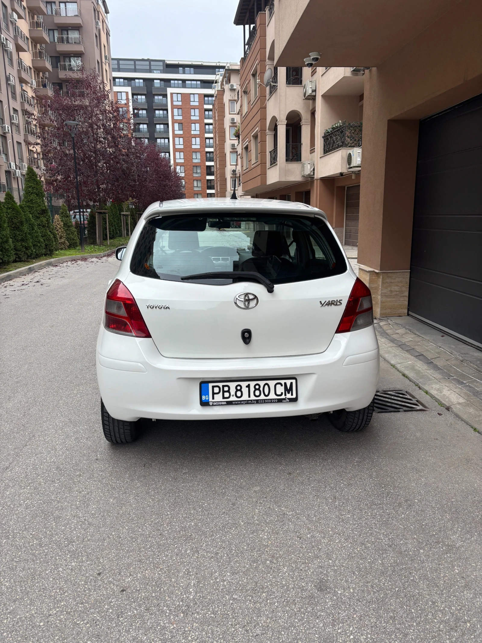 Toyota Yaris  - изображение 4