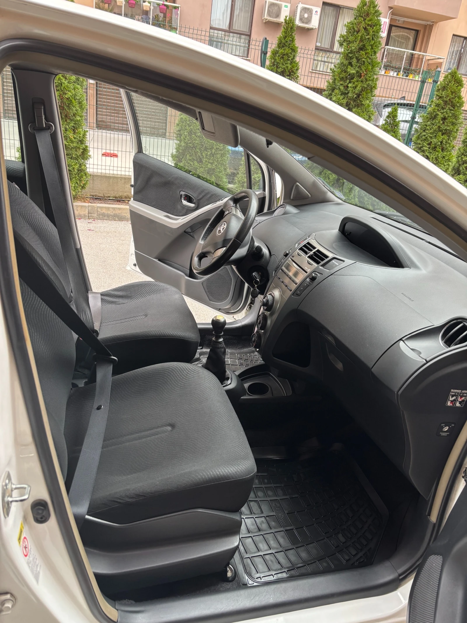 Toyota Yaris  - изображение 7