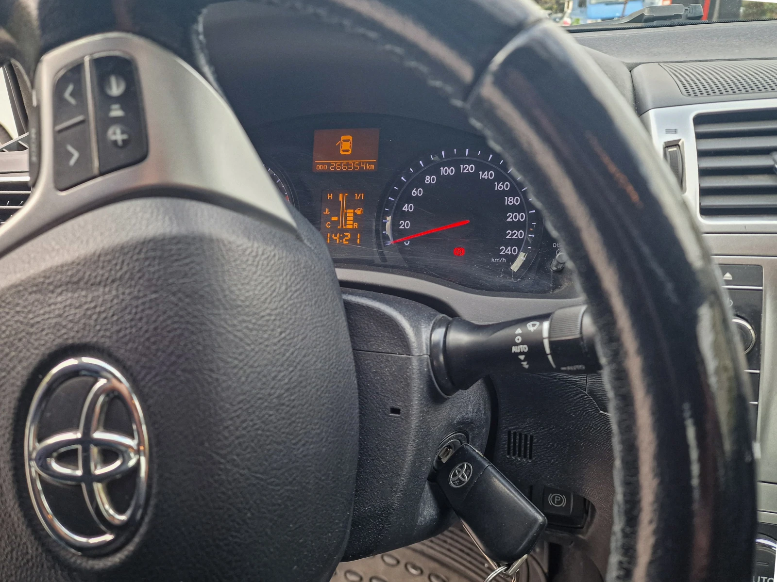 Toyota Avensis  - изображение 3