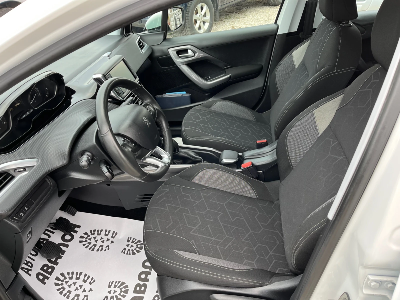 Peugeot 2008 1, 6 HDI фейслифт - изображение 7