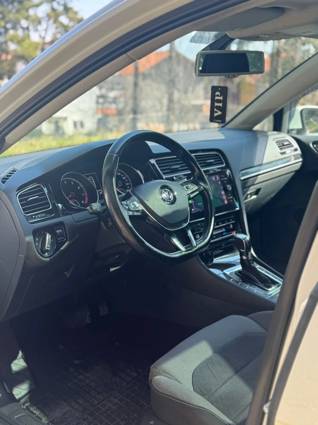 VW Golf 1.4tgi avtomatik, снимка 15 - Автомобили и джипове - 53788537