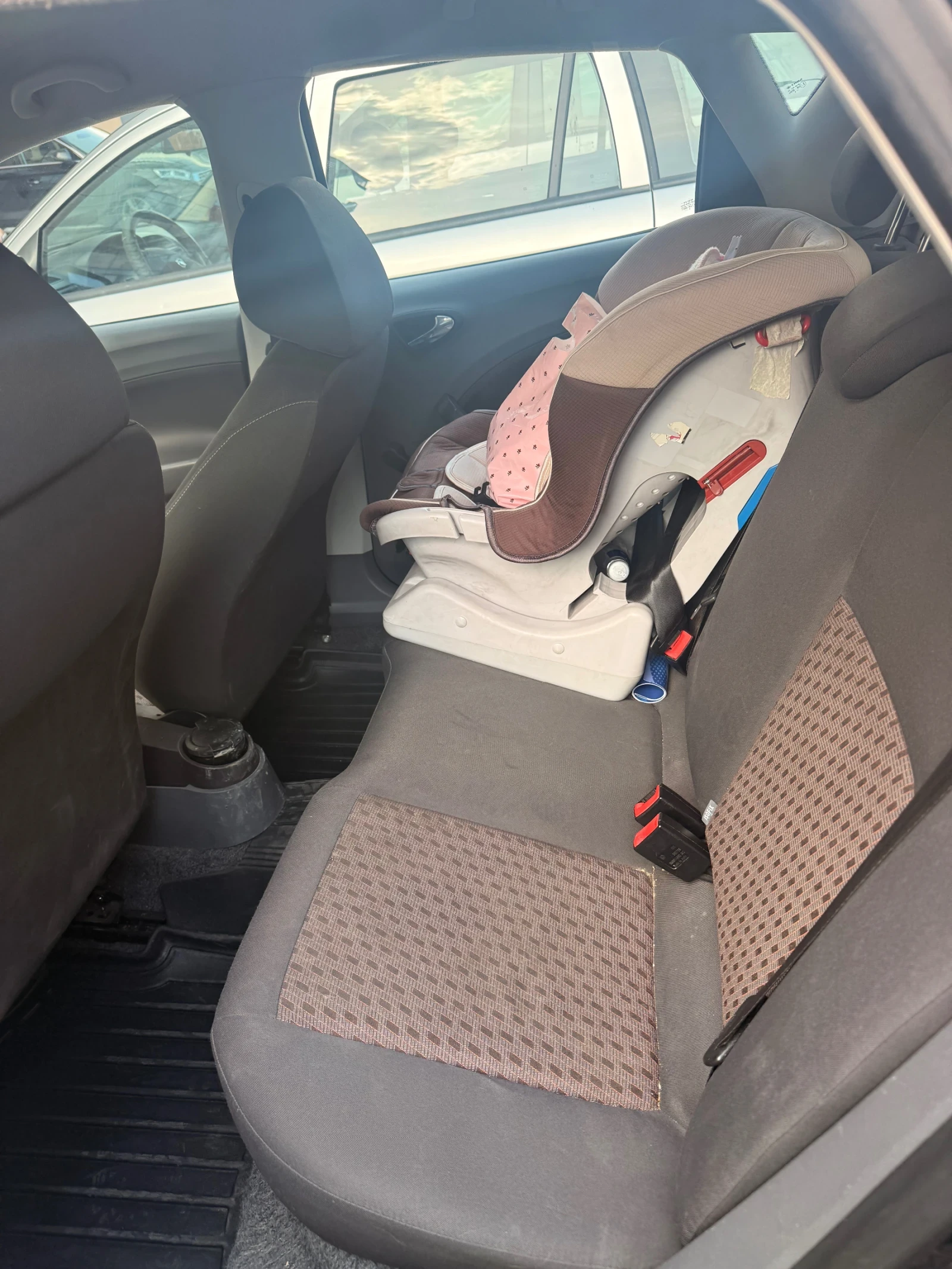 Seat Ibiza 1.9 TDI 90 к.с., снимка 6 - Автомобили и джипове - 53984991