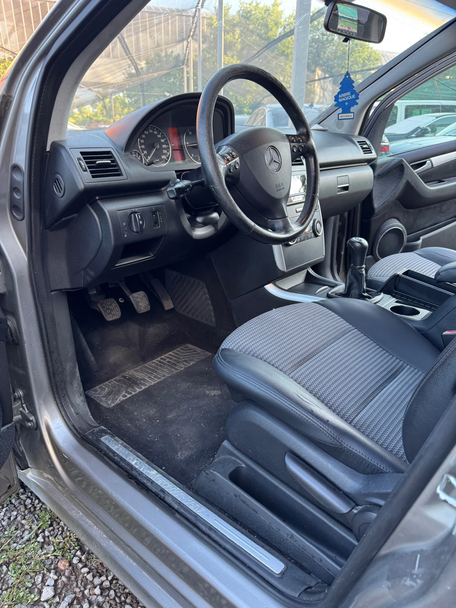 Mercedes-Benz 180 Cdi, снимка 9 - Автомобили и джипове - 53988284