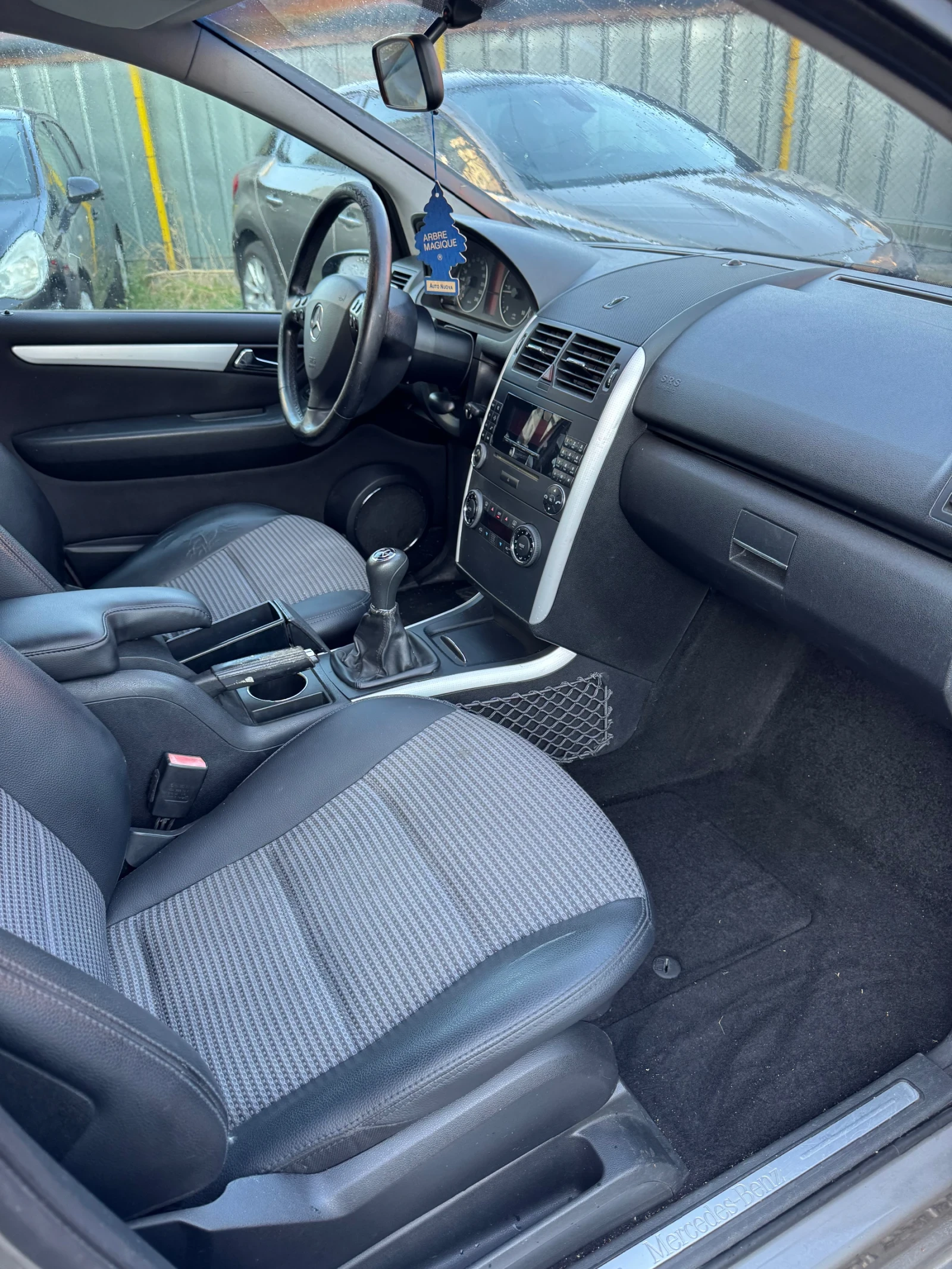 Mercedes-Benz 180 Cdi, снимка 8 - Автомобили и джипове - 53988284