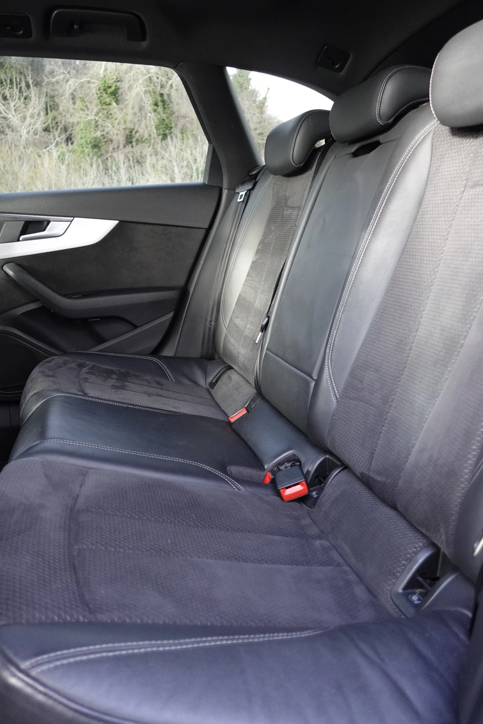 Audi A4 2.0TDI 150к.с. S-line+ + + /Дигитално табло, снимка 11 - Автомобили и джипове - 54011441