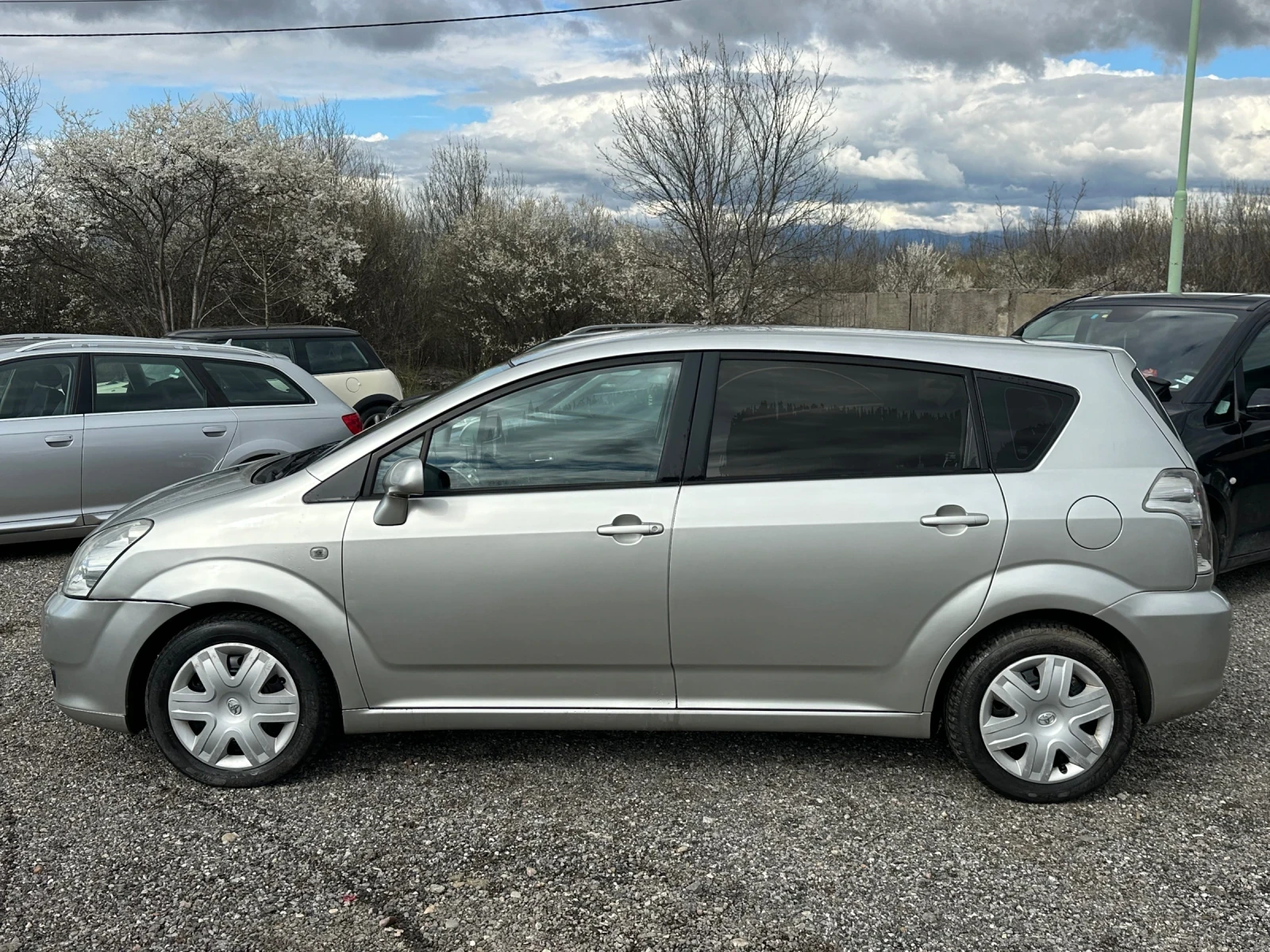 Toyota Corolla verso 6+ 1, снимка 7 - Автомобили и джипове - 54082505