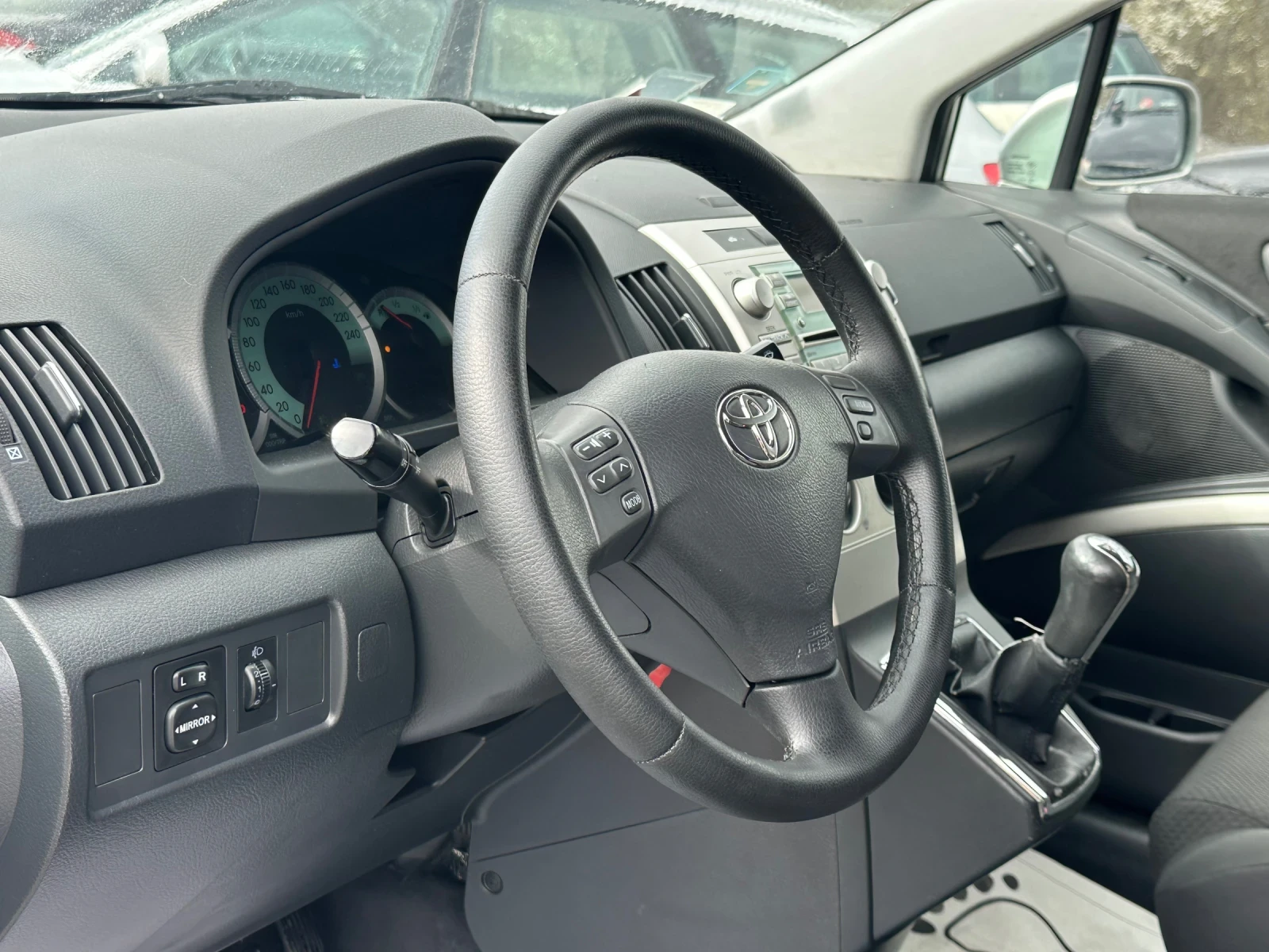 Toyota Corolla verso 6+ 1, снимка 9 - Автомобили и джипове - 54082505