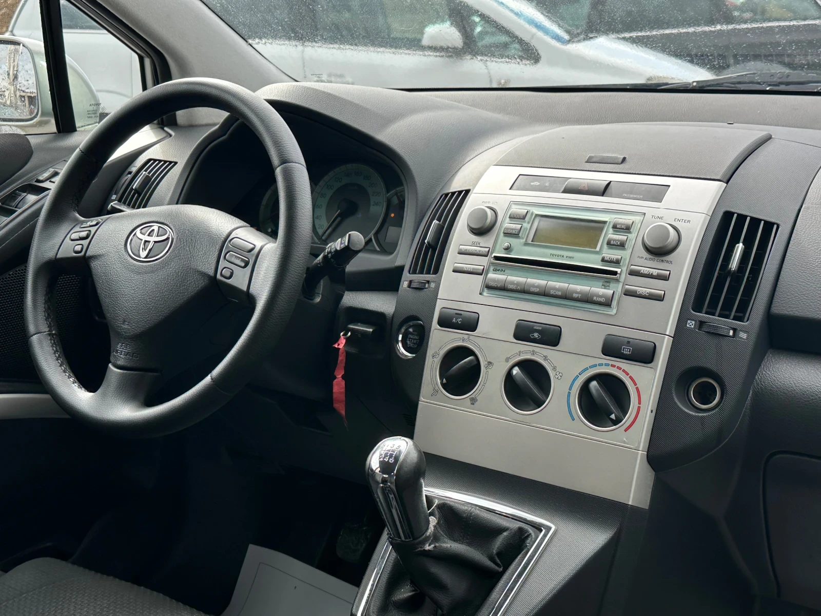 Toyota Corolla verso 6+ 1, снимка 12 - Автомобили и джипове - 54082505