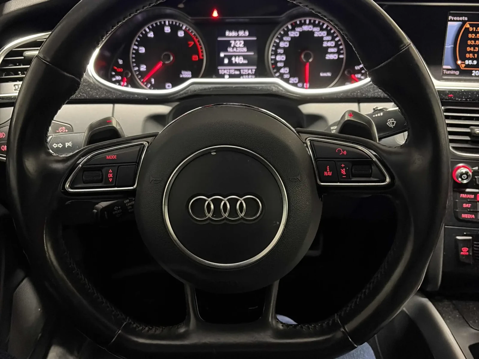 Audi A4 Komfort plus * * CARFAX * * АВТО КРЕДИТ * * , снимка 8 - Автомобили и джипове - 54231770