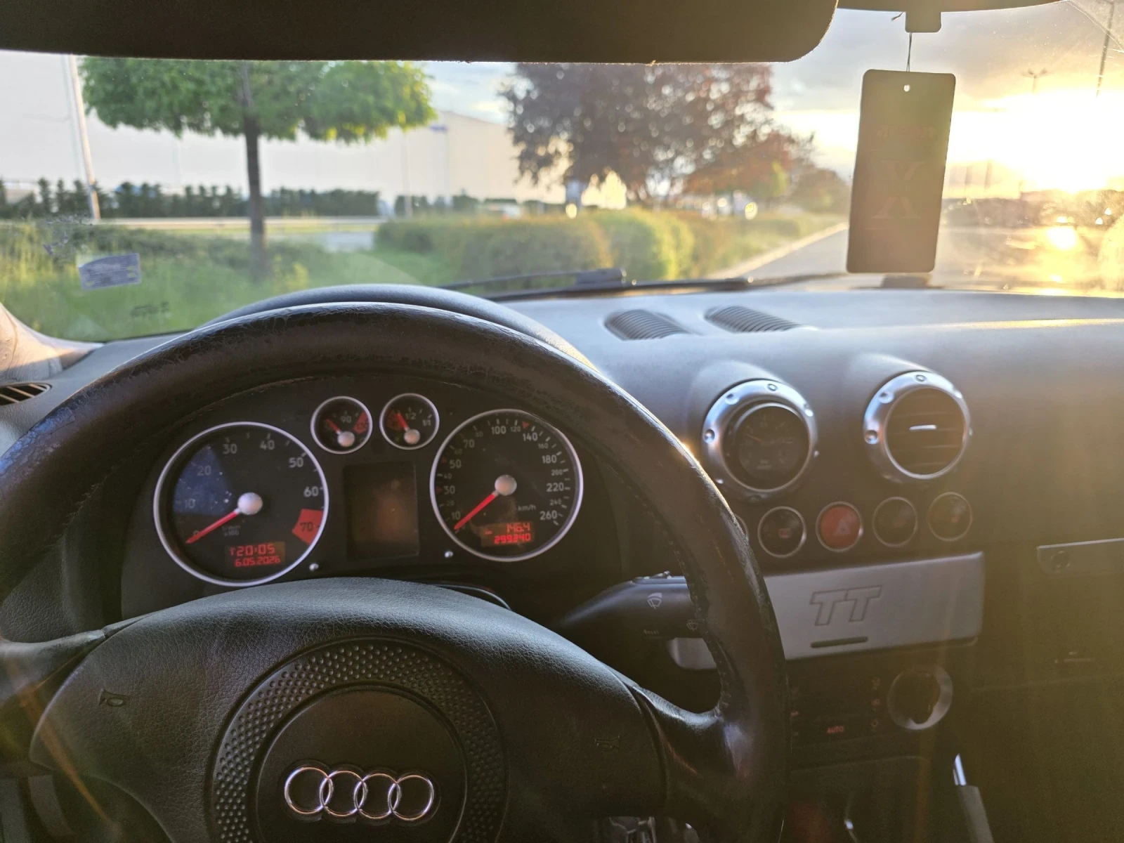 Audi Tt 1.8T BAM, снимка 12 - Автомобили и джипове - 54444410