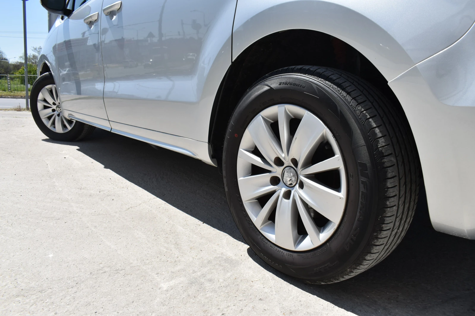 VW Sharan 2.0TDI* DSG, снимка 3 - Автомобили и джипове - 54482985