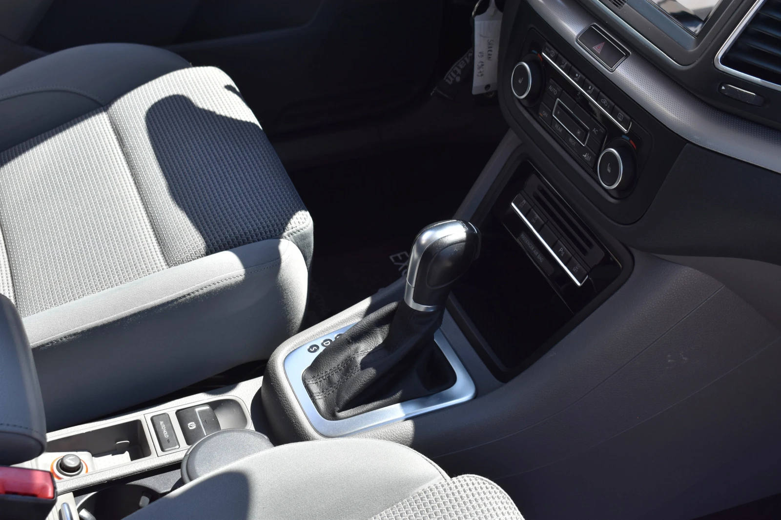 VW Sharan 2.0TDI* DSG, снимка 13 - Автомобили и джипове - 54482985