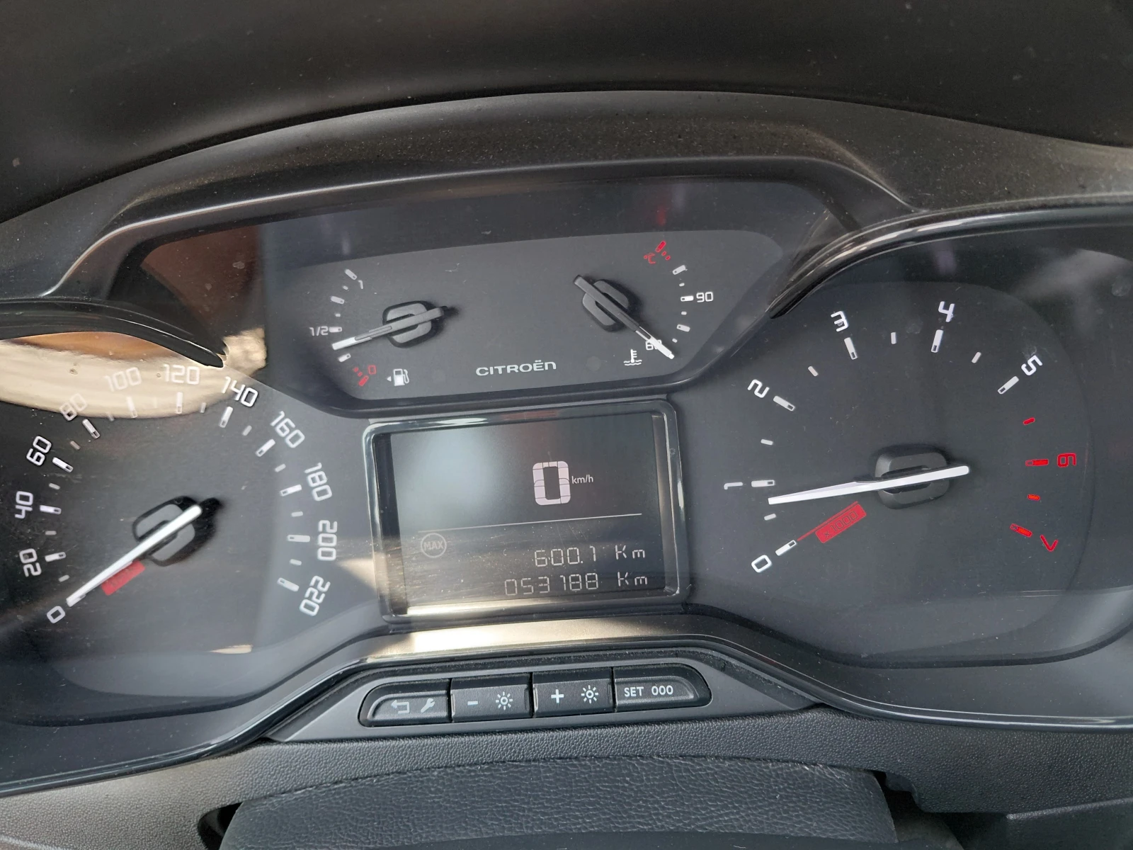 Citroen C3 1.2 PURE TECH 53000 km NEW, снимка 15 - Автомобили и джипове - 55176370