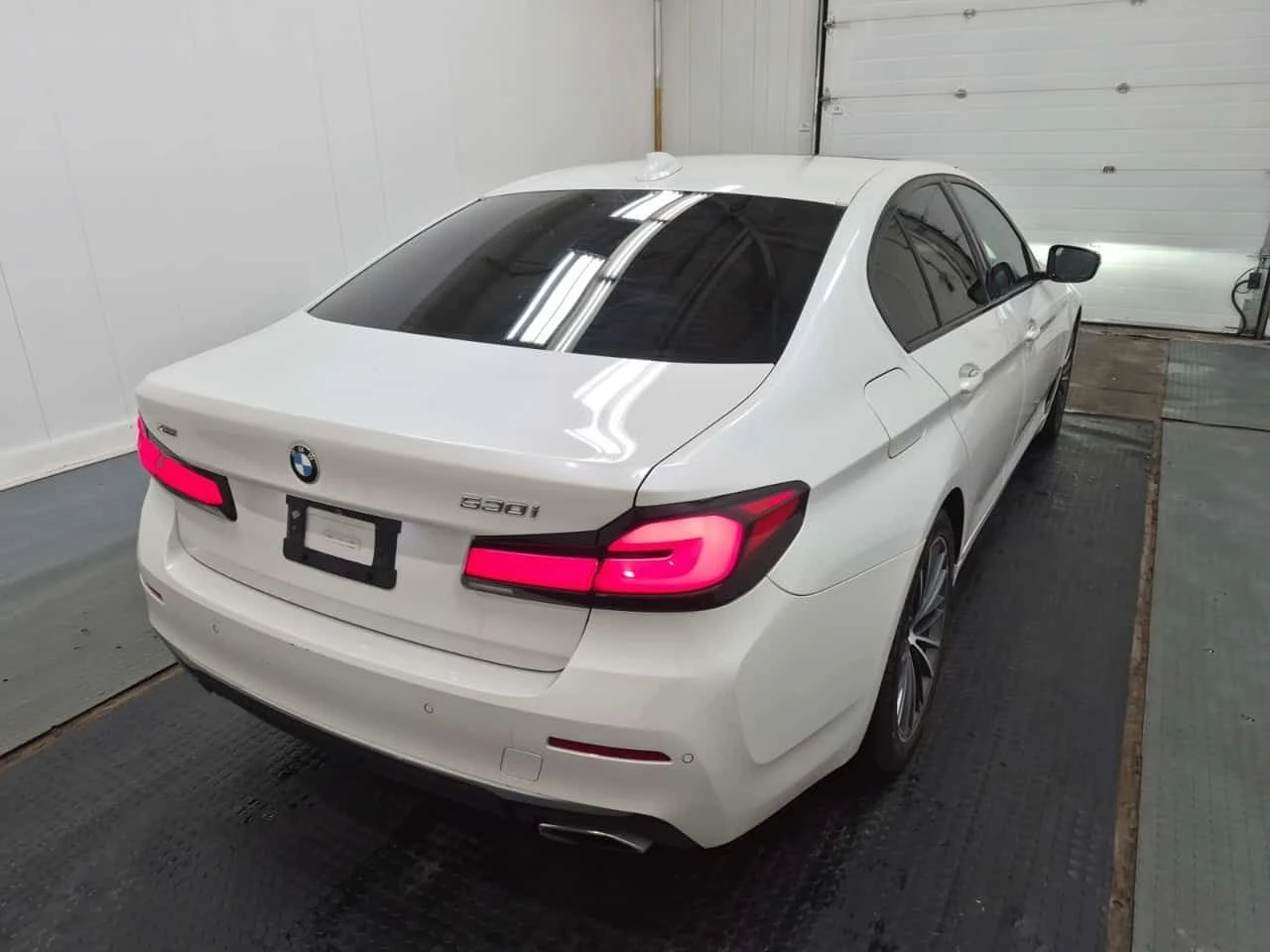 BMW 530 * XDRIVE * CARFAX * ОПЦИЯ ЗА ФИНАНСИРАНЕ , снимка 3 - Автомобили и джипове - 55227025