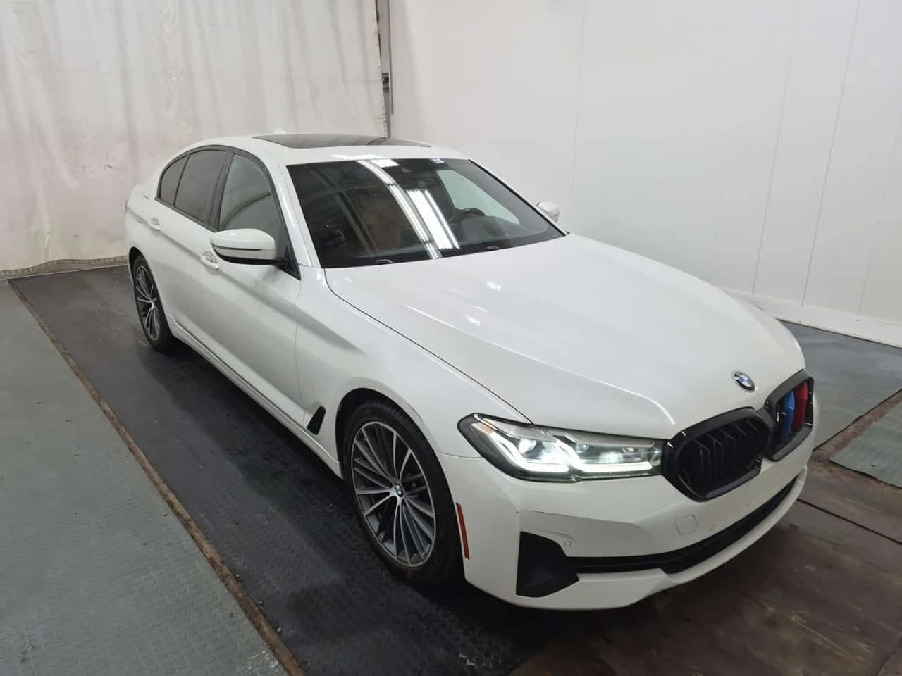 BMW 530 * XDRIVE * CARFAX * ОПЦИЯ ЗА ФИНАНСИРАНЕ , снимка 2 - Автомобили и джипове - 55227025