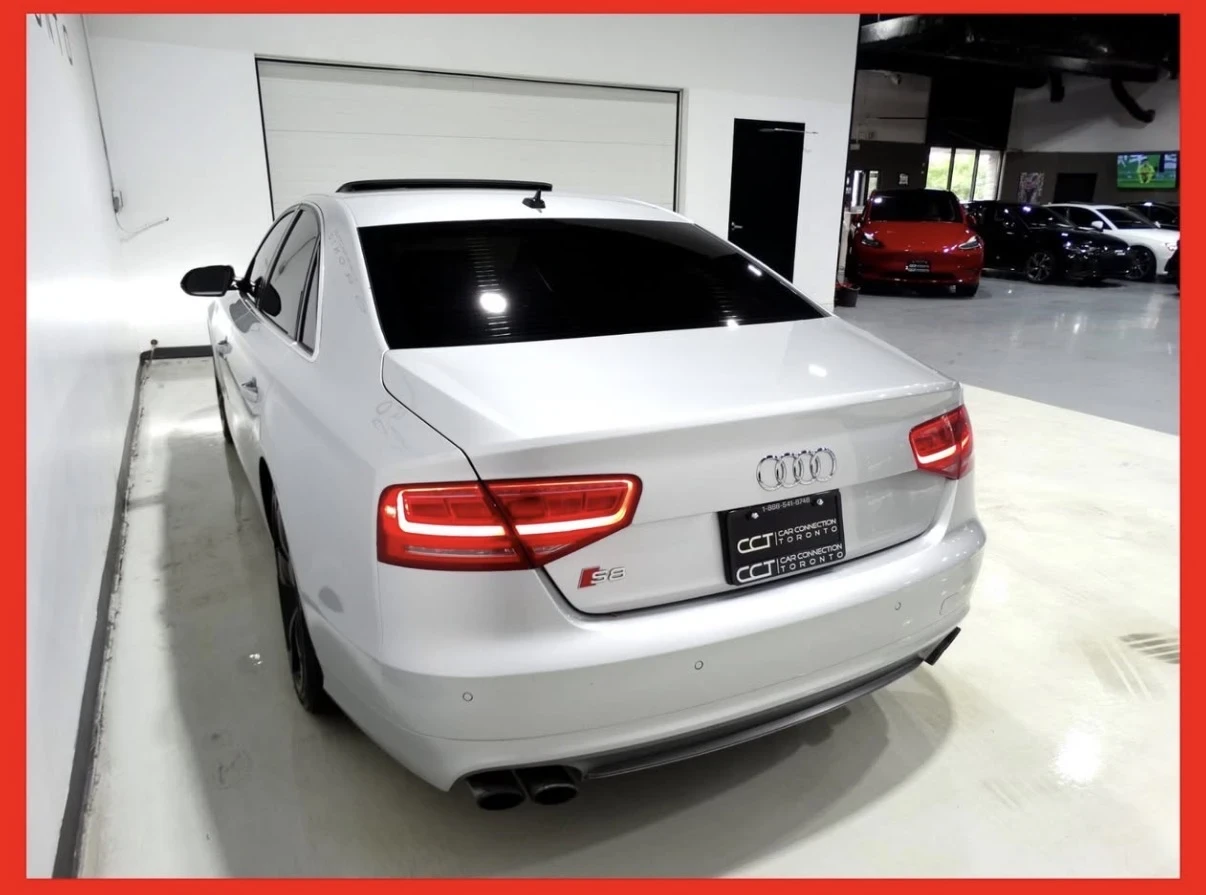 Audi S8 4.0Т * 360 CAM * BLIND SPOT * PANO * CARFAX * , снимка 4 - Автомобили и джипове - 55303242