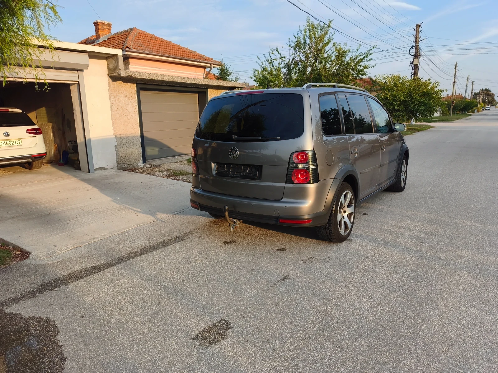 VW Touran, снимка 4 - Автомобили и джипове - 56144599