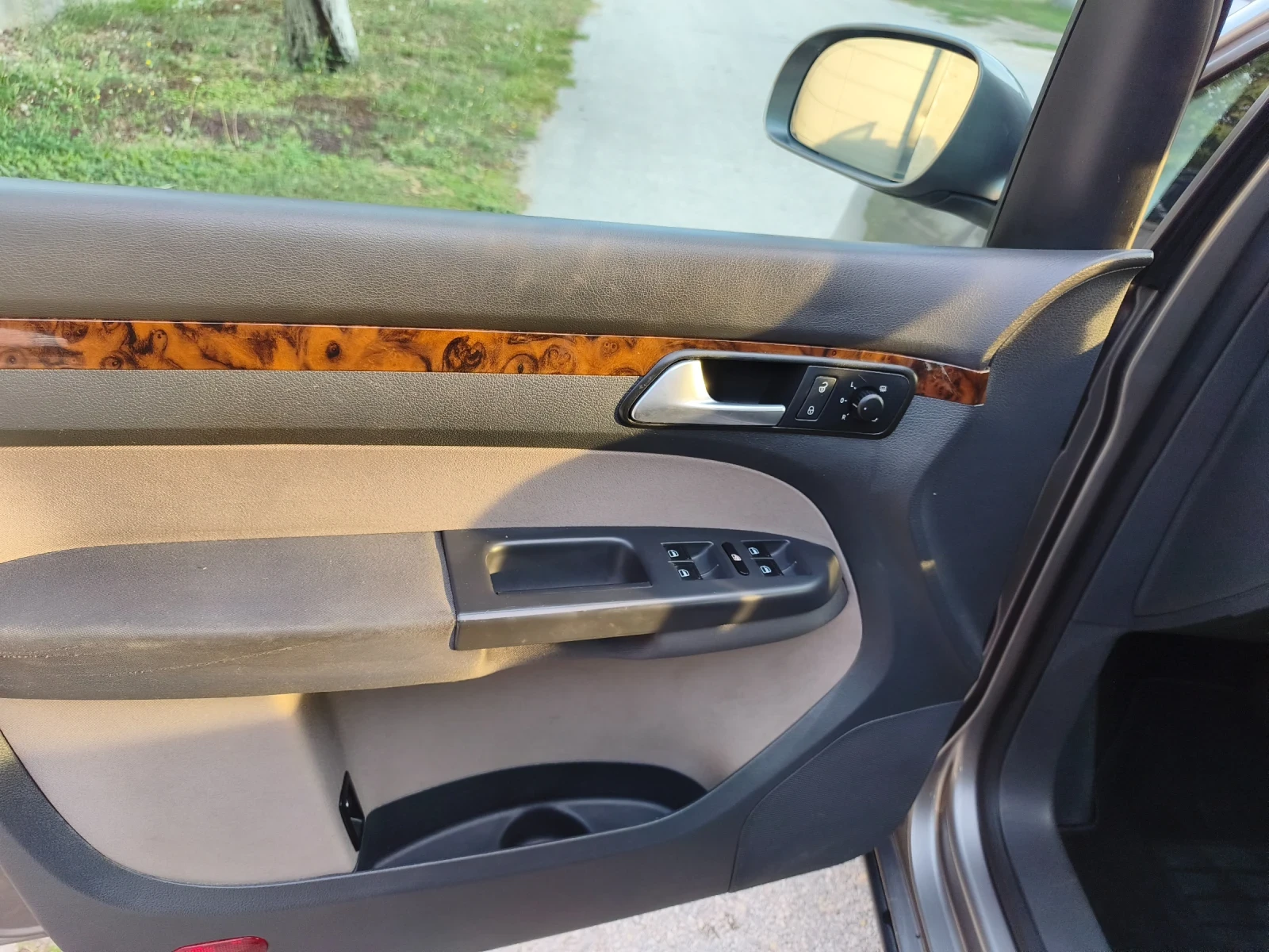 VW Touran, снимка 7 - Автомобили и джипове - 56144599