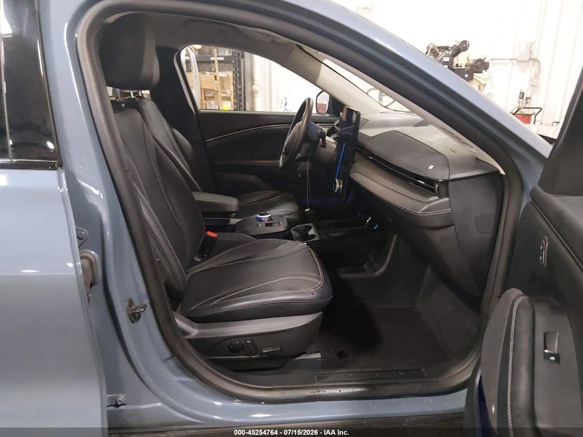 Ford Mustang Mach-E Premium, снимка 5 - Автомобили и джипове - 56320083