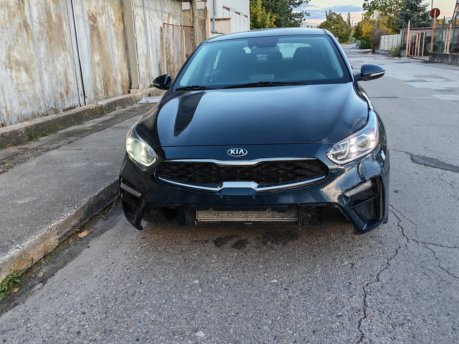 Kia Forte EX, снимка 11 - Автомобили и джипове - 56662481
