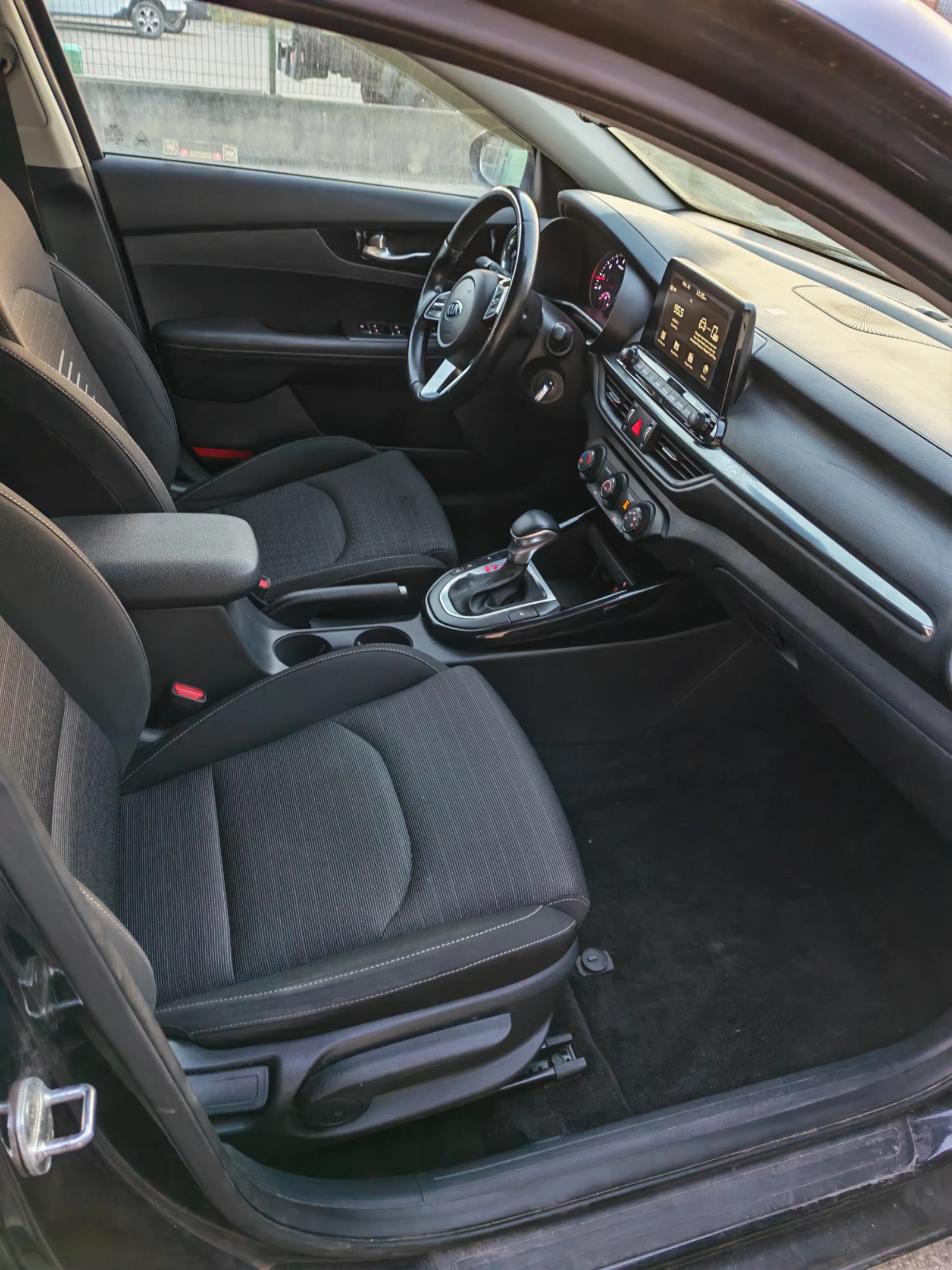 Kia Forte EX, снимка 15 - Автомобили и джипове - 56662481