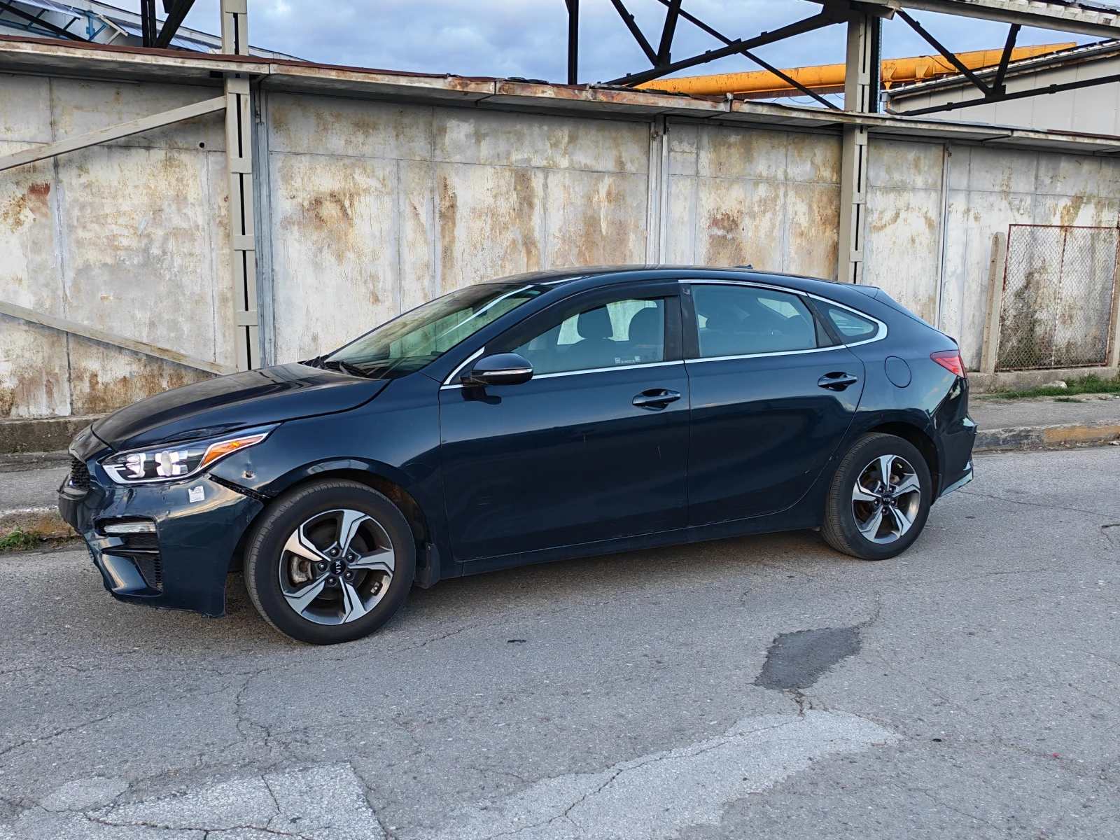 Kia Forte EX, снимка 8 - Автомобили и джипове - 56662481