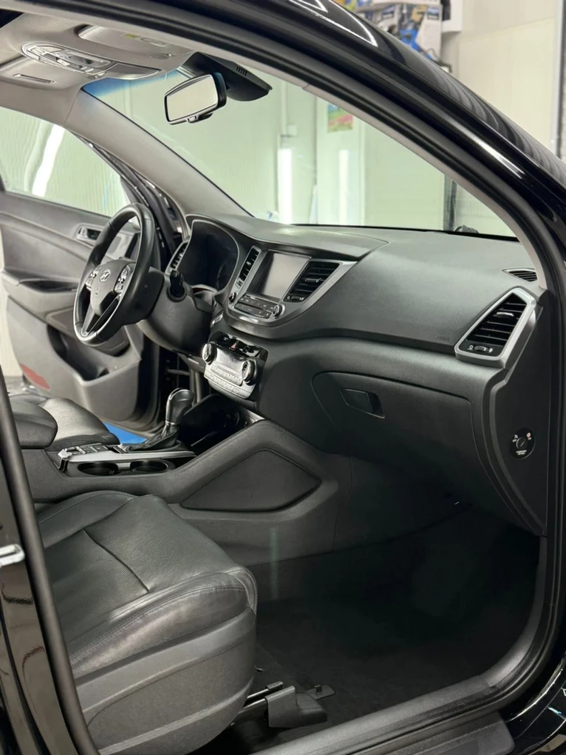 Hyundai Tucson 2.0CRDi/185кс/PREMIUM/4X4/ПЪЛНА СЕРВИЗНА ИСТОРИЯ, снимка 9 - Автомобили и джипове - 52683220