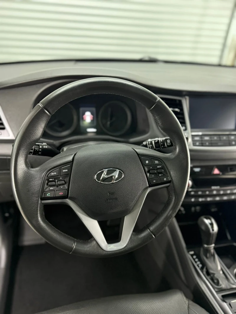 Hyundai Tucson 2.0CRDi/185кс/PREMIUM/4X4/ПЪЛНА СЕРВИЗНА ИСТОРИЯ, снимка 8 - Автомобили и джипове - 52683220