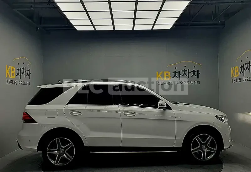 Mercedes-Benz GLE 350 Mercedes Benz GLE 350D , 2016, снимка 3 - Автомобили и джипове - 54086979