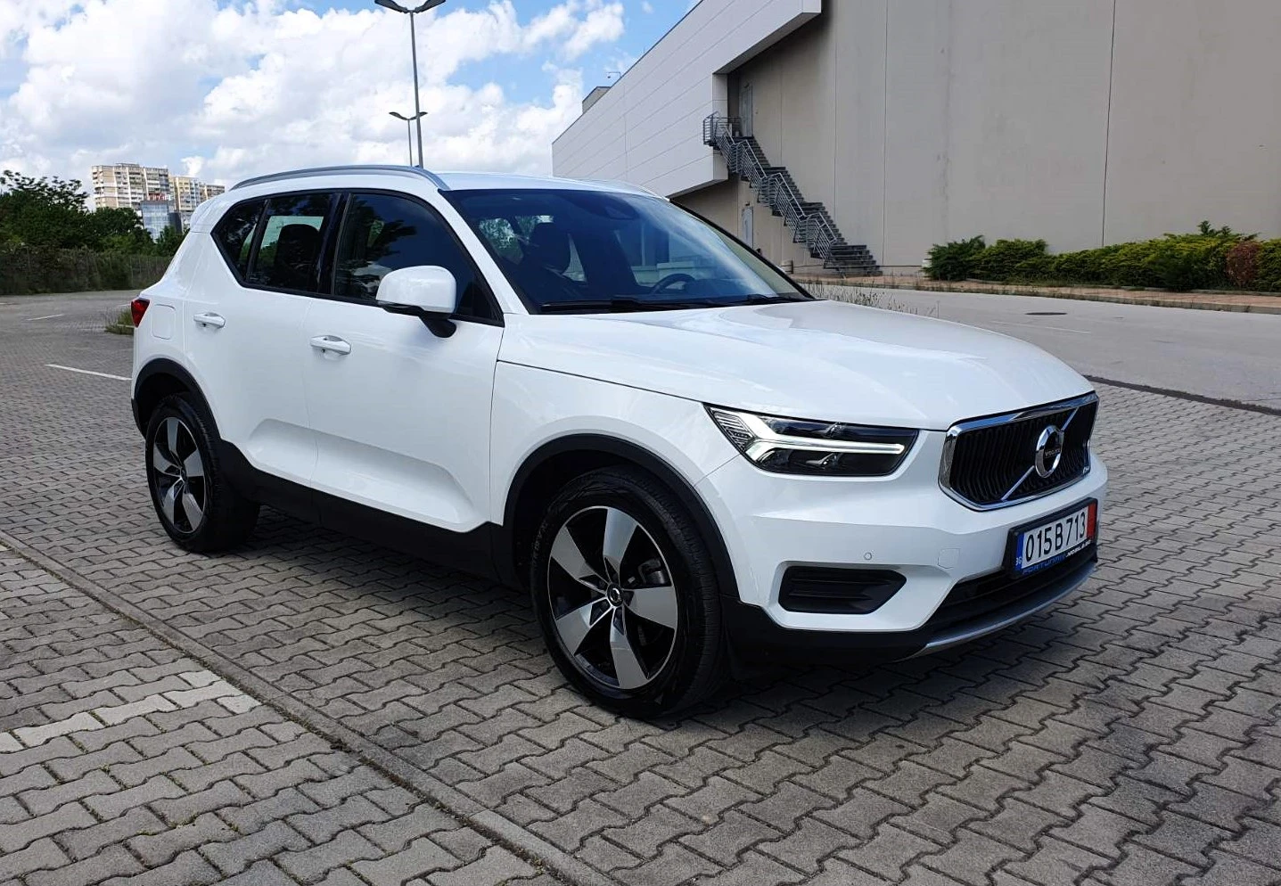 Volvo XC40 2.0d4 AWD/Automatic 8* /Business Plus - изображение 3