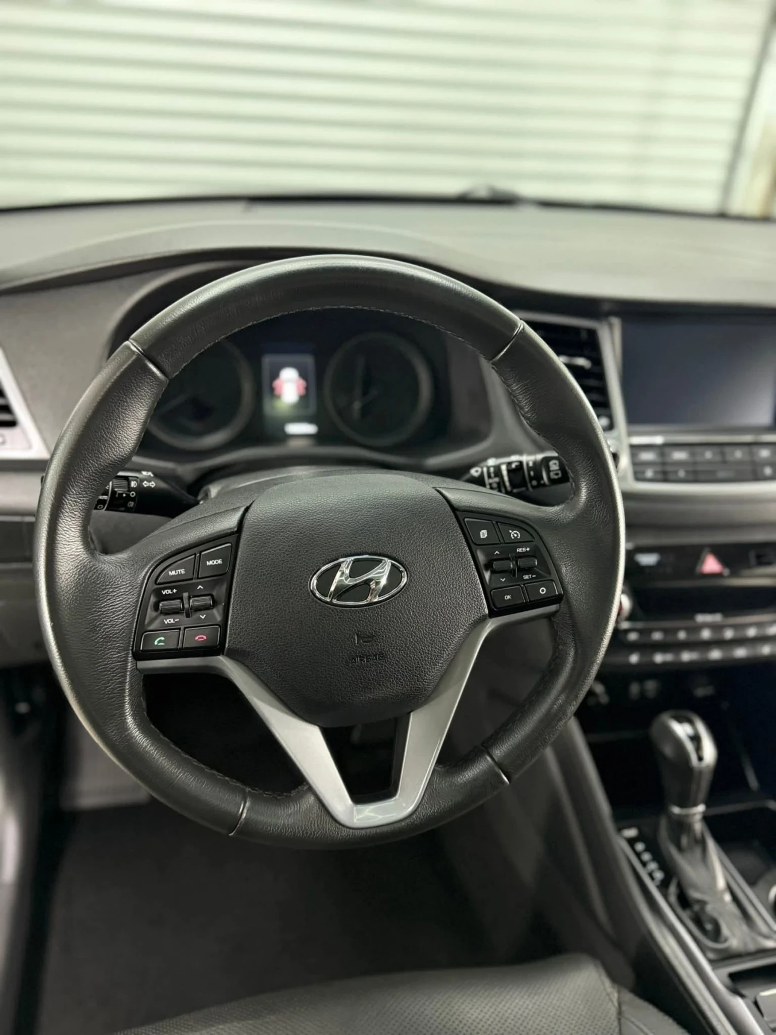 Hyundai Tucson 2.0CRDi/185/PREMIUM/4X4/   | Mobile.bg   8