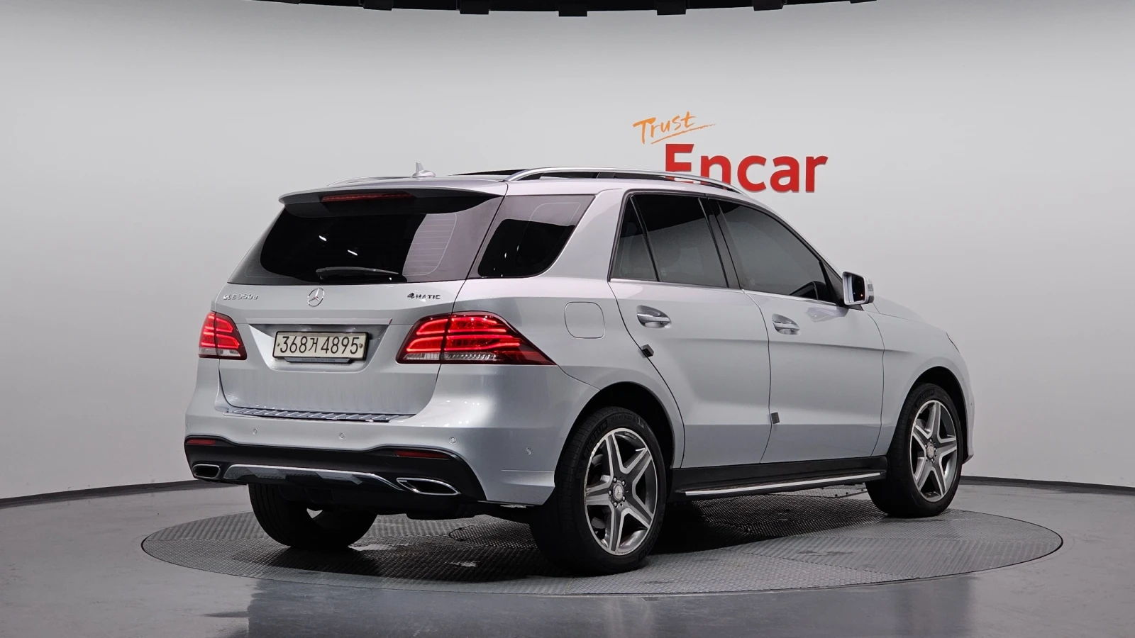 Mercedes-Benz GLE 350 ОБДУХВАНЕ | АВТОКРЕДИТ БЕЗ ПЪРВОНАЧАЛНА ВНОСКА | , снимка 2 - Автомобили и джипове - 55404453