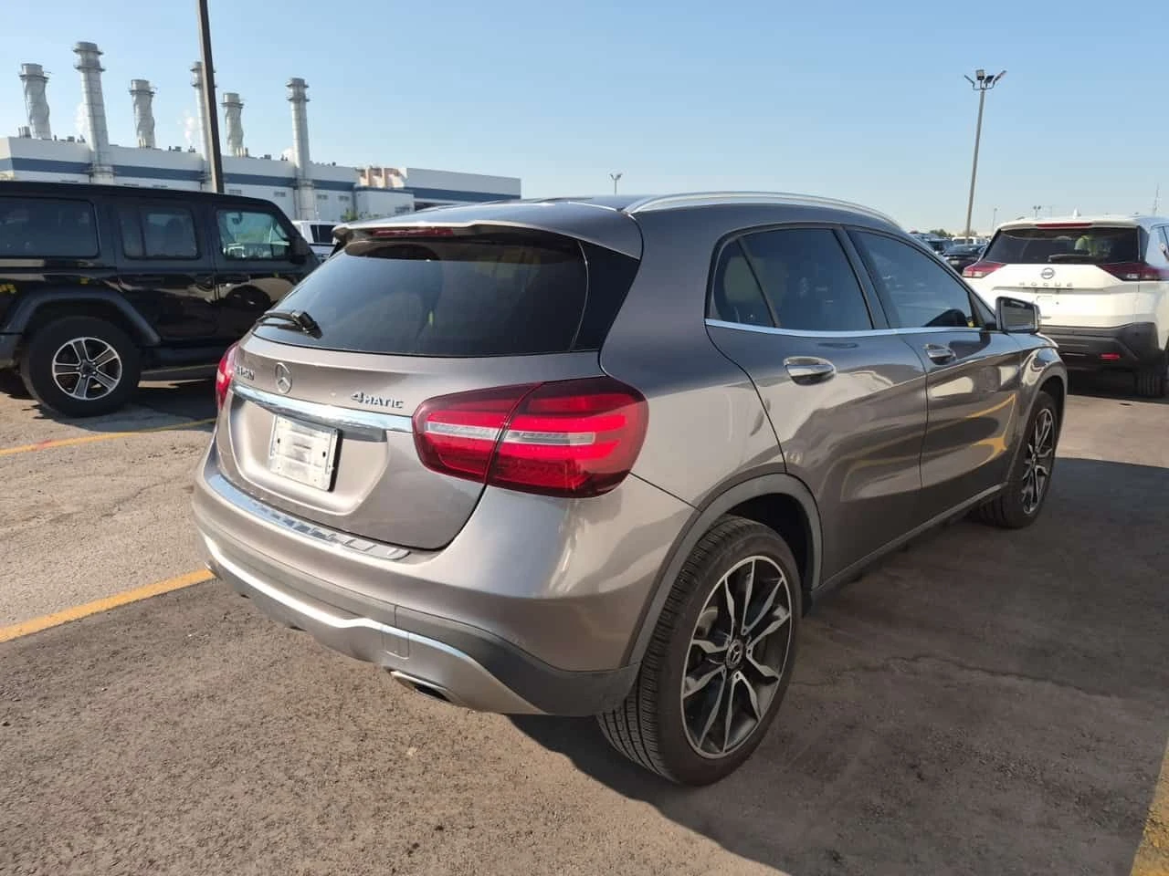 Mercedes-Benz GLA 250 КОЖА/ПОДГРЕВ/ПАМЕТ/CARFAX * ФИНАНСИРАНЕ, снимка 3 - Автомобили и джипове - 55563958
