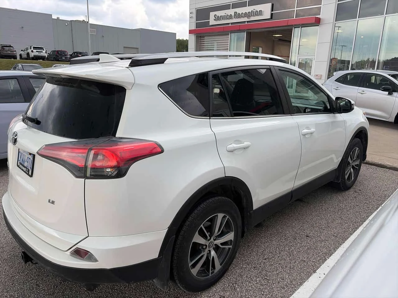 Toyota Rav4 * LE * CARFAX * БЕЗ ПЪРВОНАЧАЛНА ВНОСКА, снимка 3 - Автомобили и джипове - 55590826