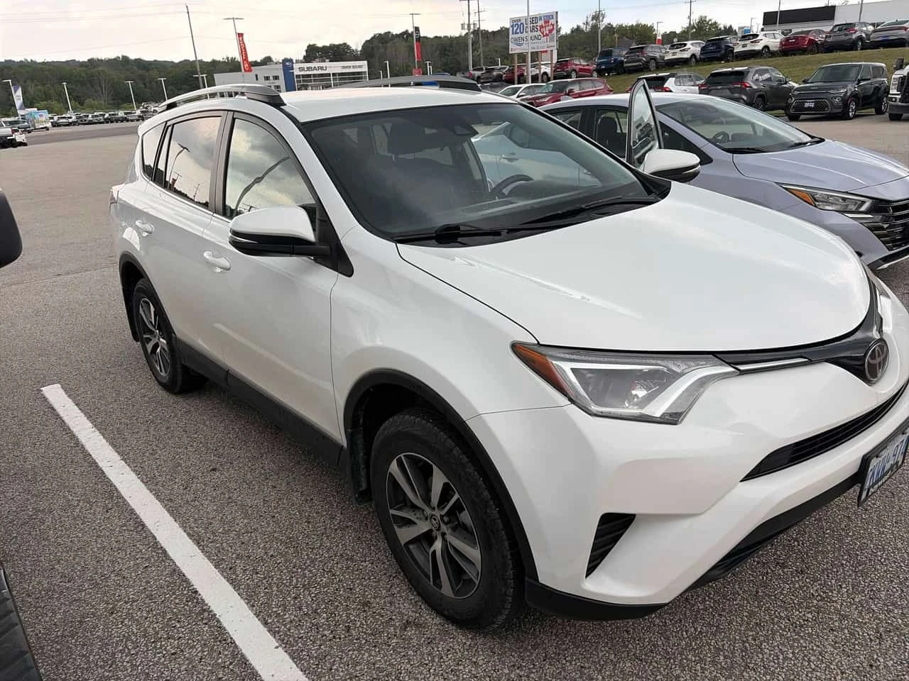 Toyota Rav4 * LE * CARFAX * БЕЗ ПЪРВОНАЧАЛНА ВНОСКА, снимка 10 - Автомобили и джипове - 55590826