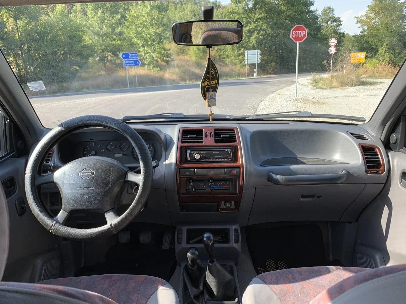 Nissan Terrano, снимка 10 - Автомобили и джипове - 55942364